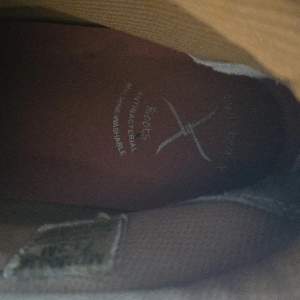 Twisted X Olive Chukka Boots with Red Laces Size 7.5